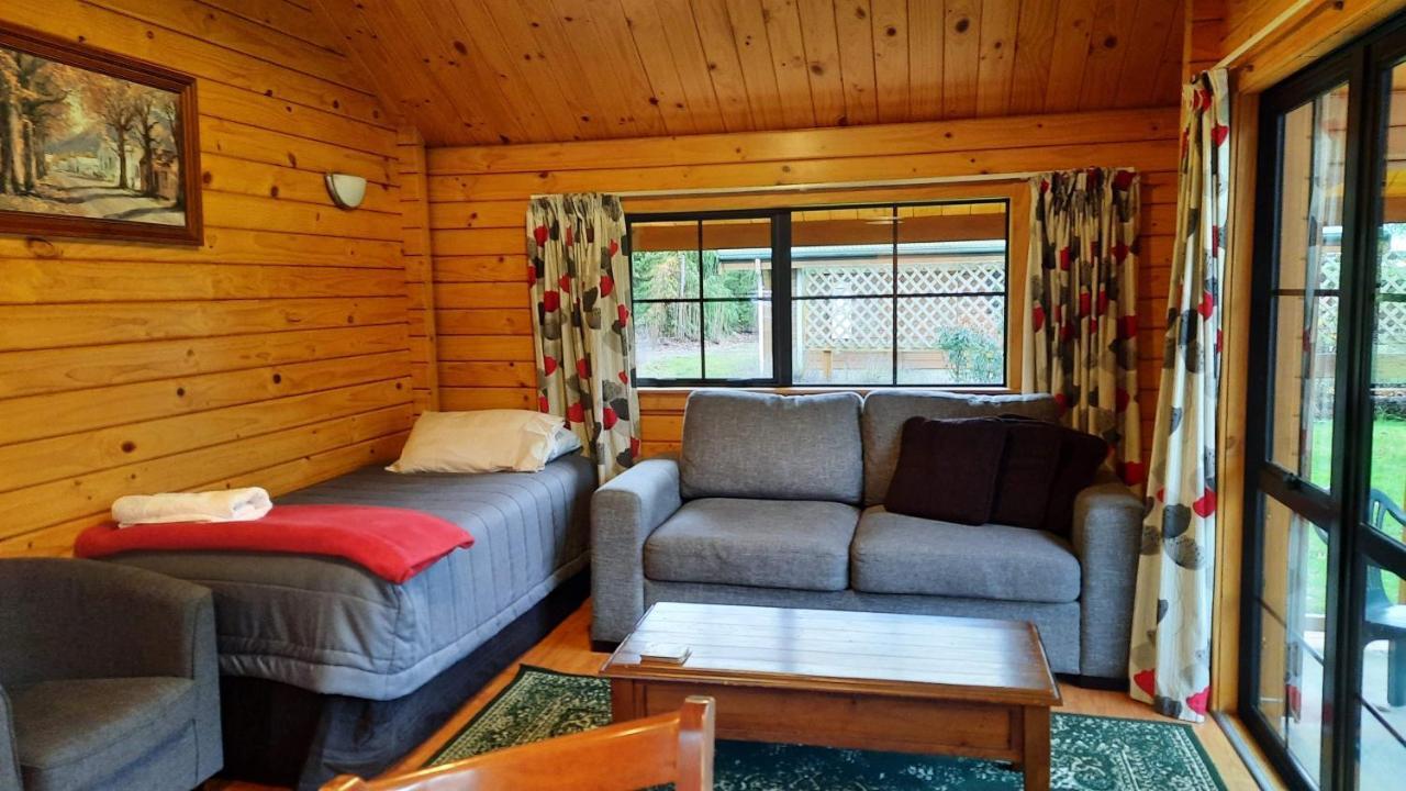 Central Chalets Ltd Александра Екстер'єр фото