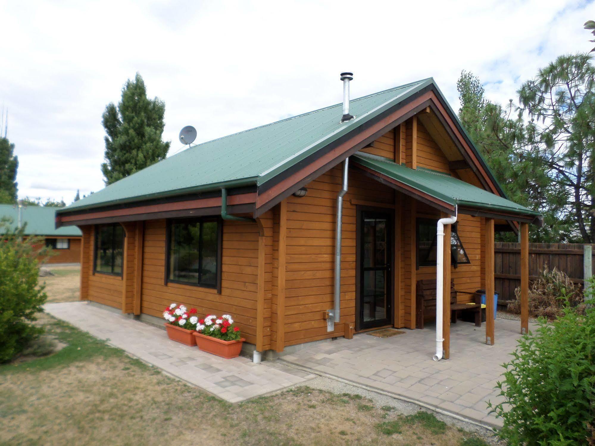 Central Chalets Ltd Александра Екстер'єр фото