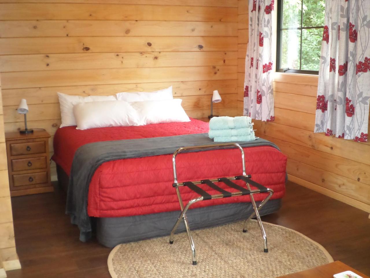Central Chalets Ltd Александра Екстер'єр фото