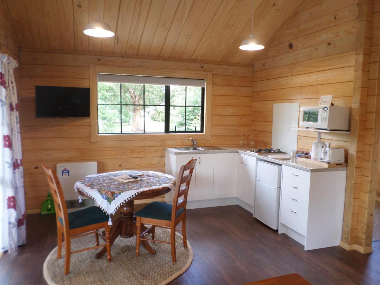 Central Chalets Ltd Александра Екстер'єр фото